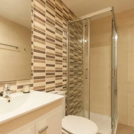Lets Holidays Mediterranean 3 Minutes To The 2 Appartement Tossa de Mar
